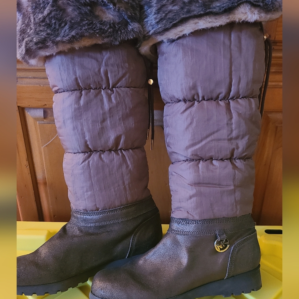 Michael Kors Brown Winter Boots with Faux Fur